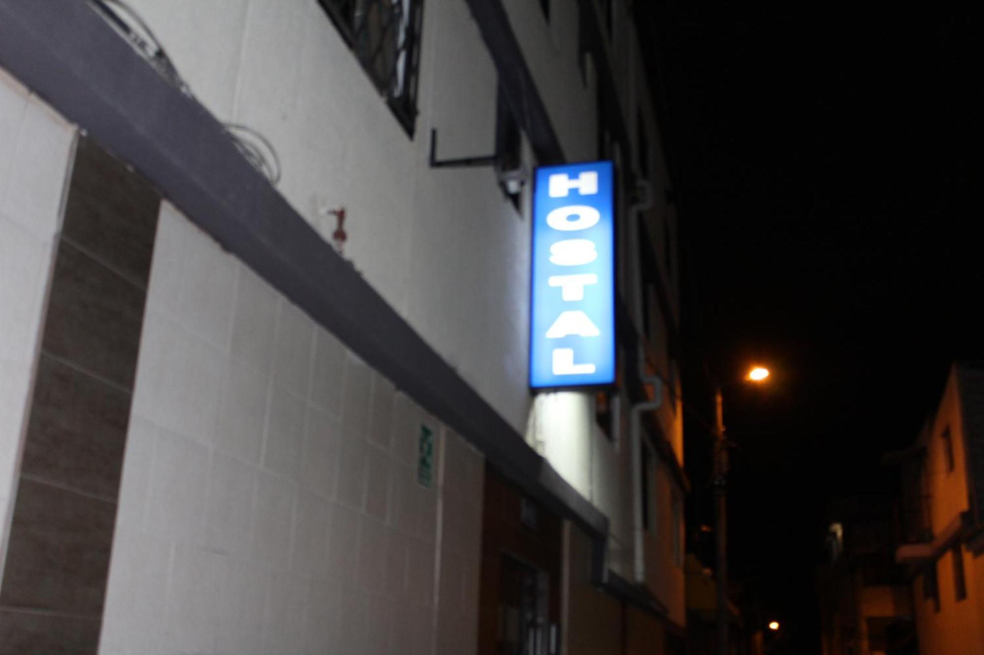 Julius Hostal, Desde Las 14 Horas Hasta 12 Del Mediodia กีโต ภายนอก รูปภาพ
