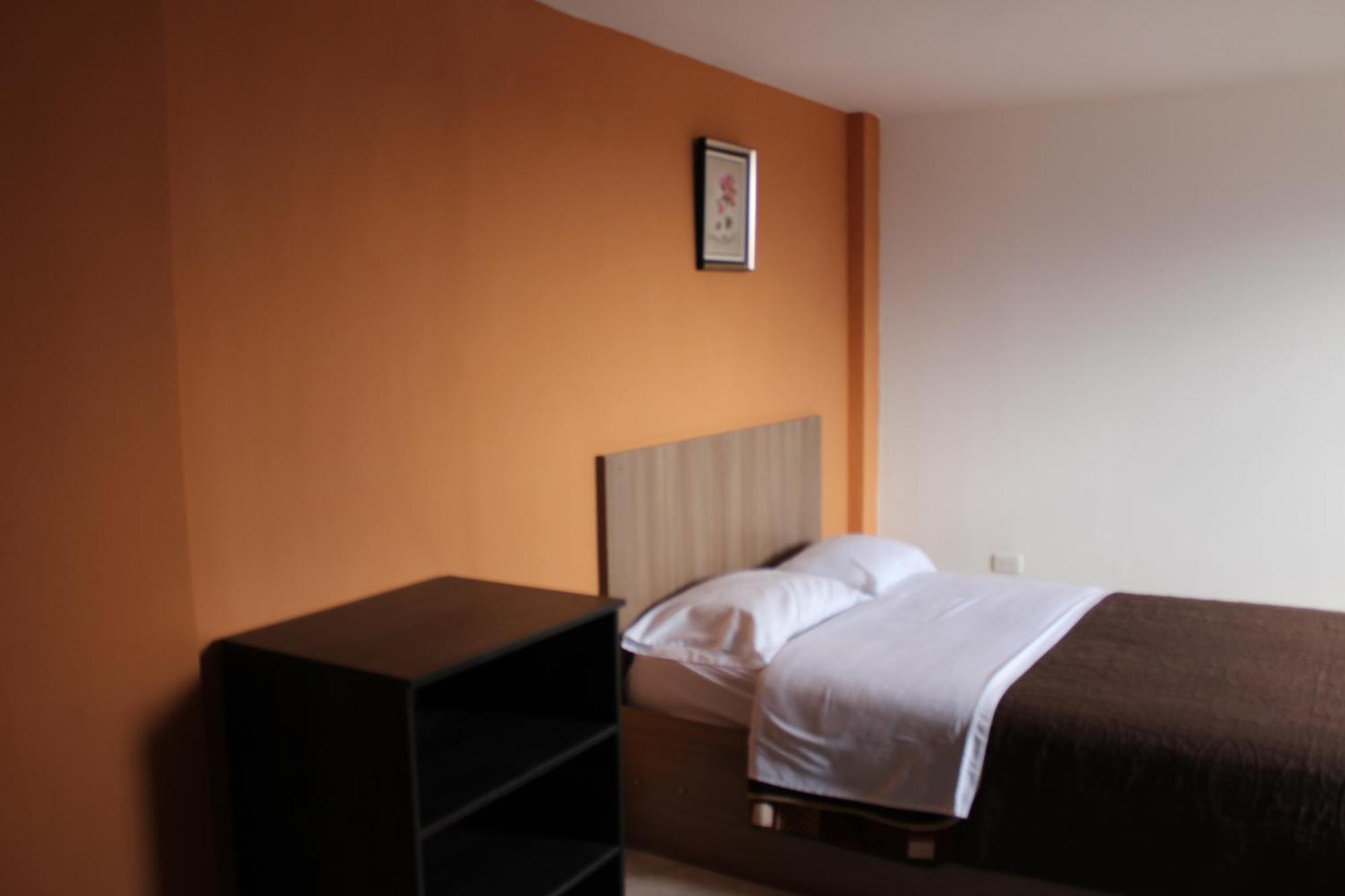 Julius Hostal, Desde Las 14 Horas Hasta 12 Del Mediodia กีโต ภายนอก รูปภาพ